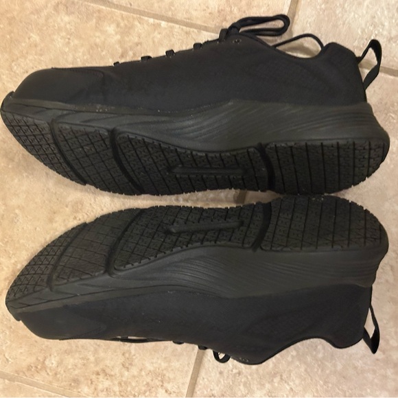 Merrell women’s Work Moab Flight Carbon Flight
Steel Toe Low Top Shoes - Picture 8 of 13